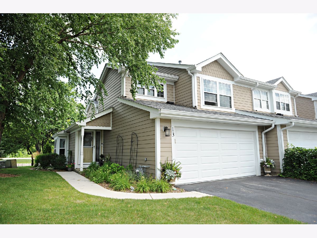 Townhomes & Homes Rented Sarahs Grove Schaumburg Illinois, 13 White Pine