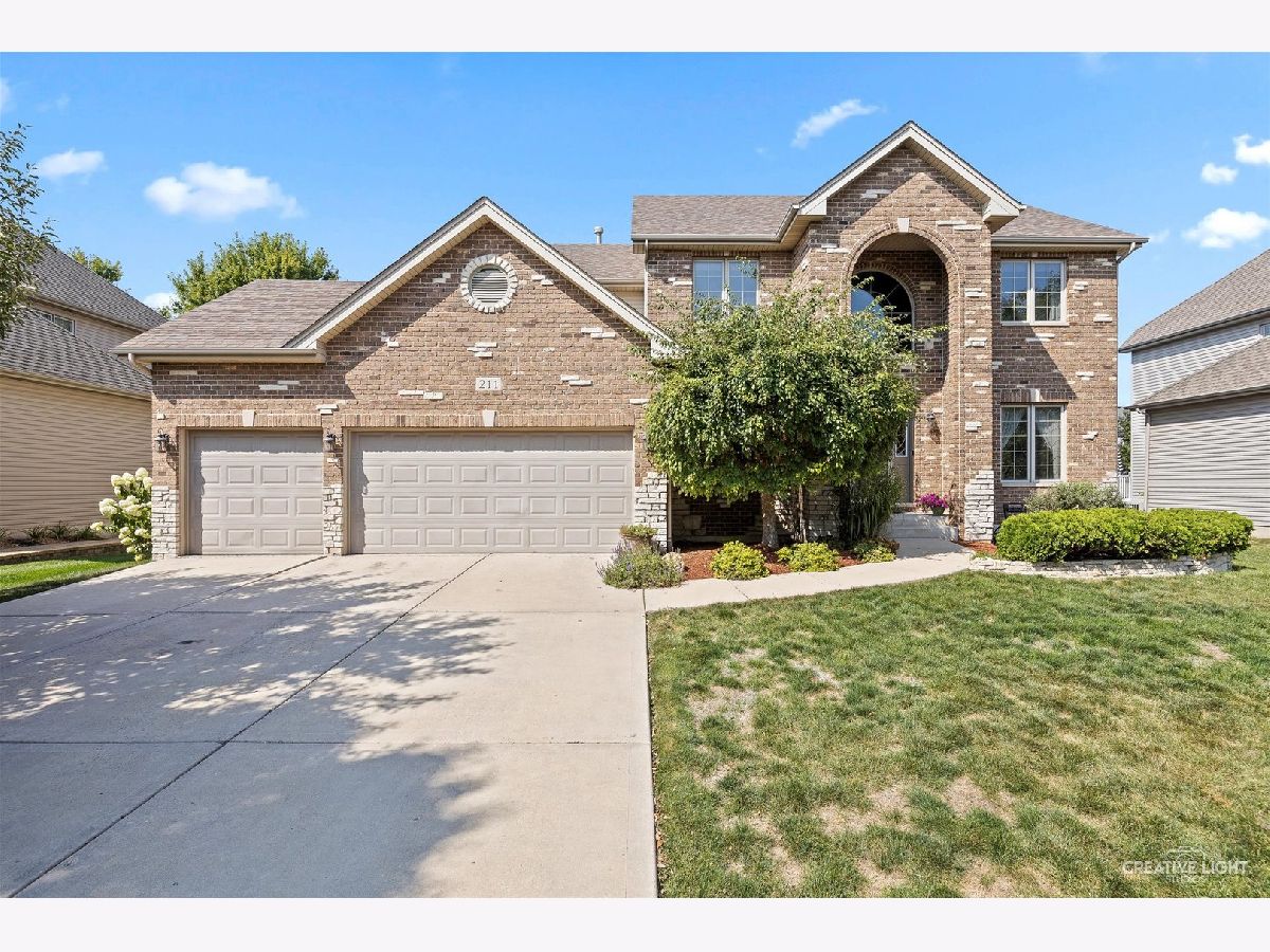 Homes Sold Deerpath Trails Oswego Illinois, 211 Amherst