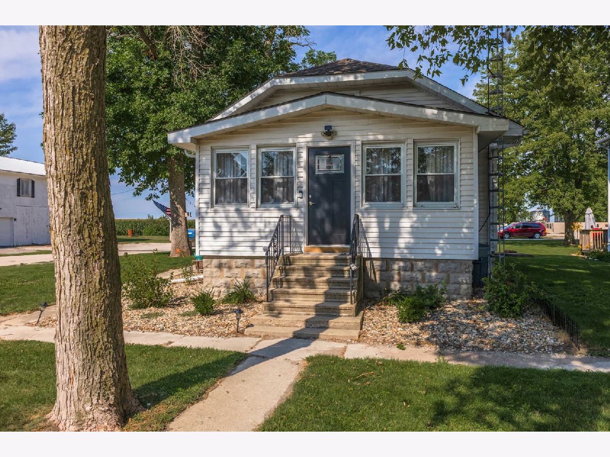  Sold Graymont Illinois, 301 Washington