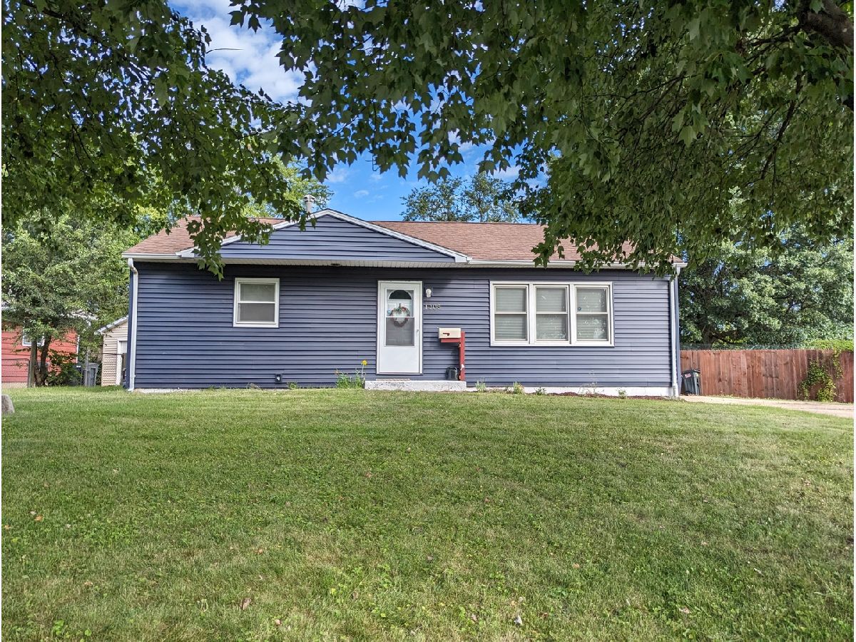 Homes Sold Amvets Homestead Urbana Illinois, 1208 Cole Pl