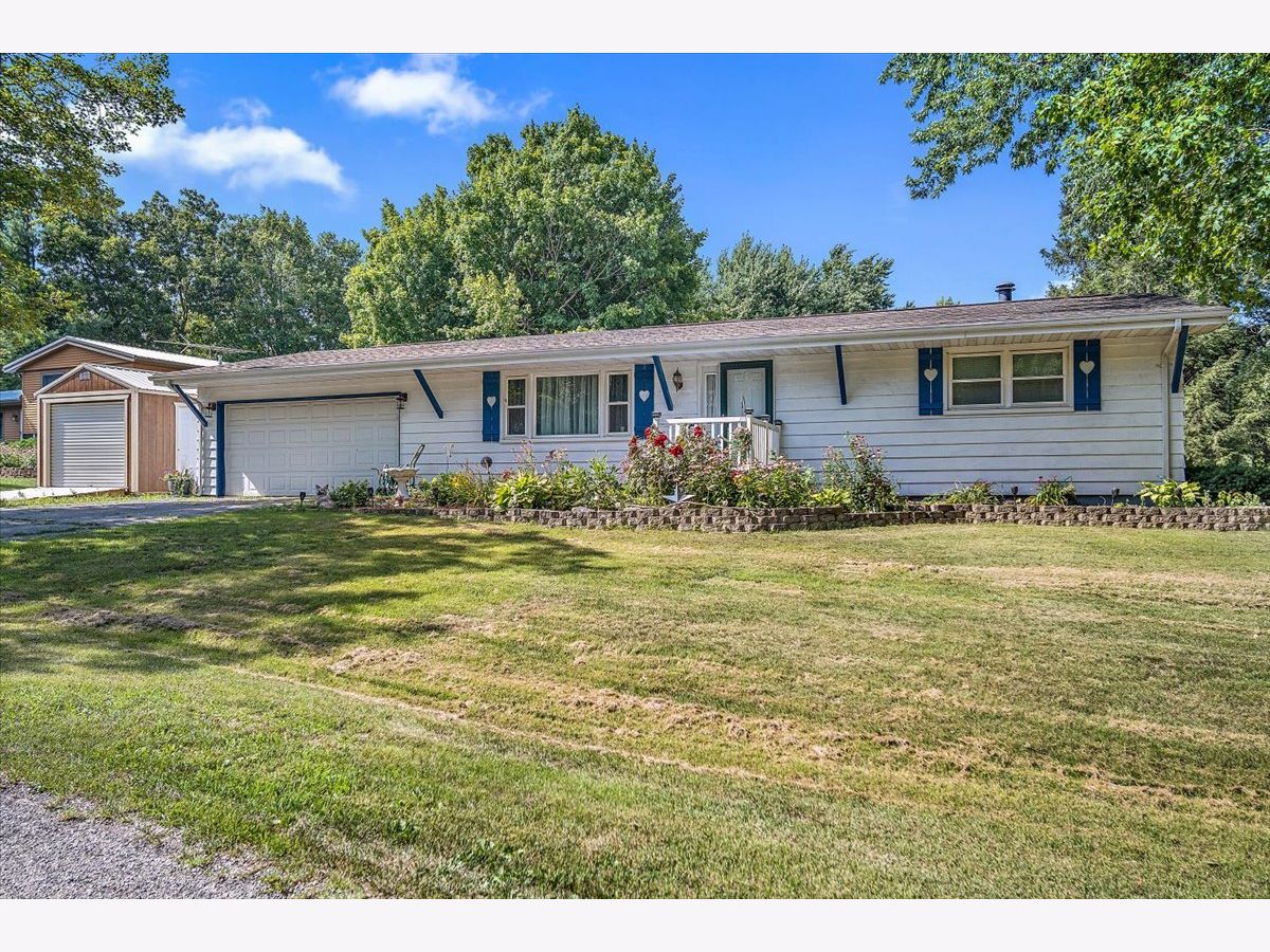 Homes Sold Country Estates Bloomington Illinois, 8468 Carriage Hills