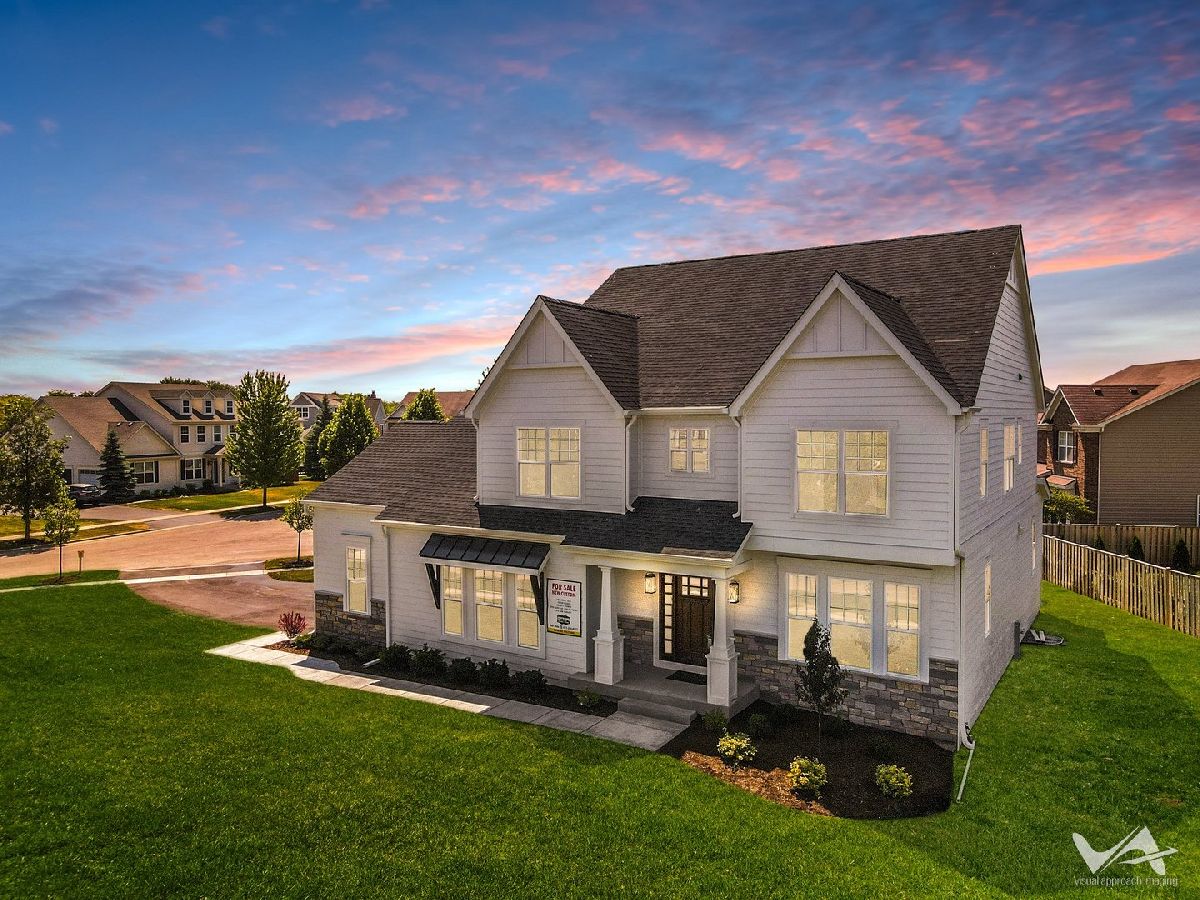Homes Rented Waterford Estates Crystal Lake Illinois, 855 Avalon