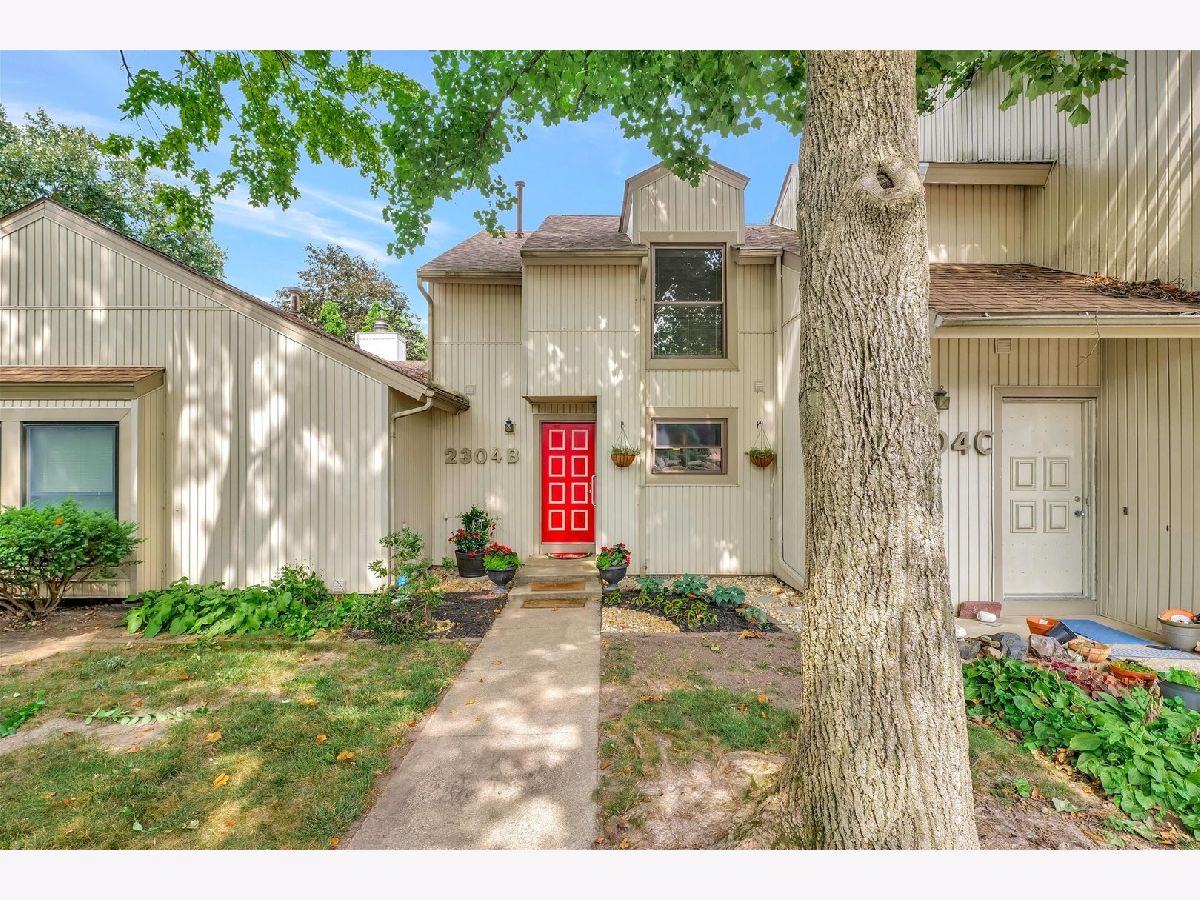Condominiums & Homes Sold Colony West Champaign Illinois, 2304 Melrose