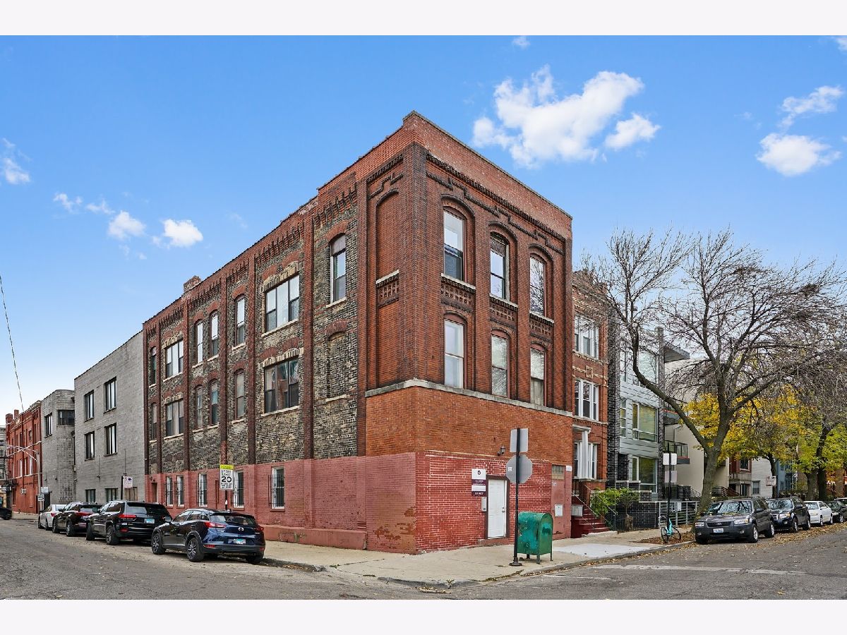 Condos & Townhomes & Homes Rented East Village Chicago Illinois, 885 Marshfield