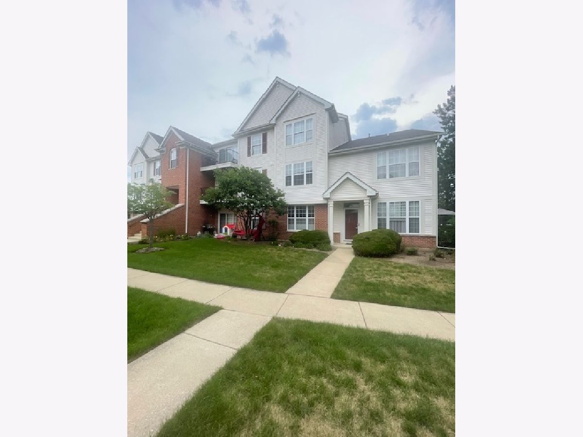 Townhomes & Condos Sold River Mill Crossings Wheeling Illinois, 690 Mill