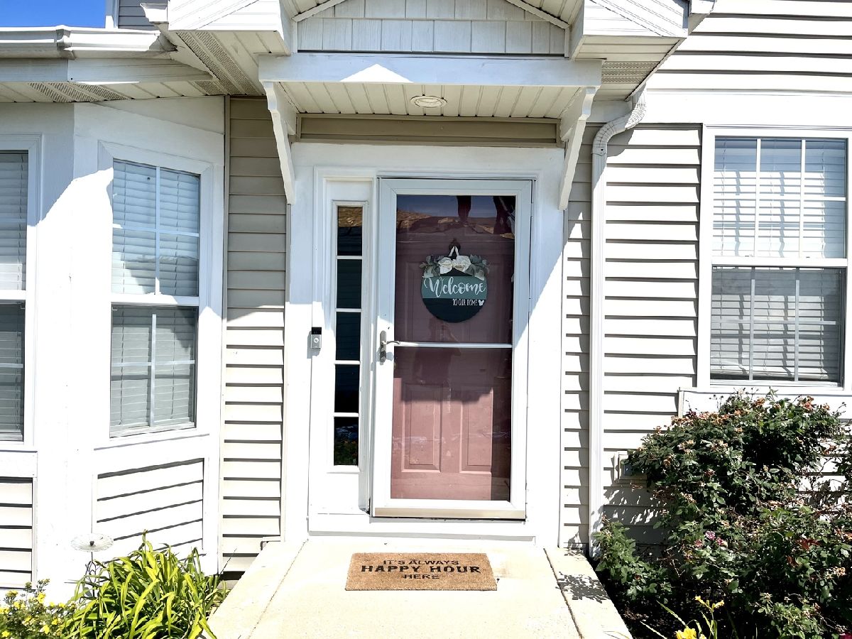 Townhomes & Homes Sold Remington Lakes Crest Hill Illinois, 16146 Ontario