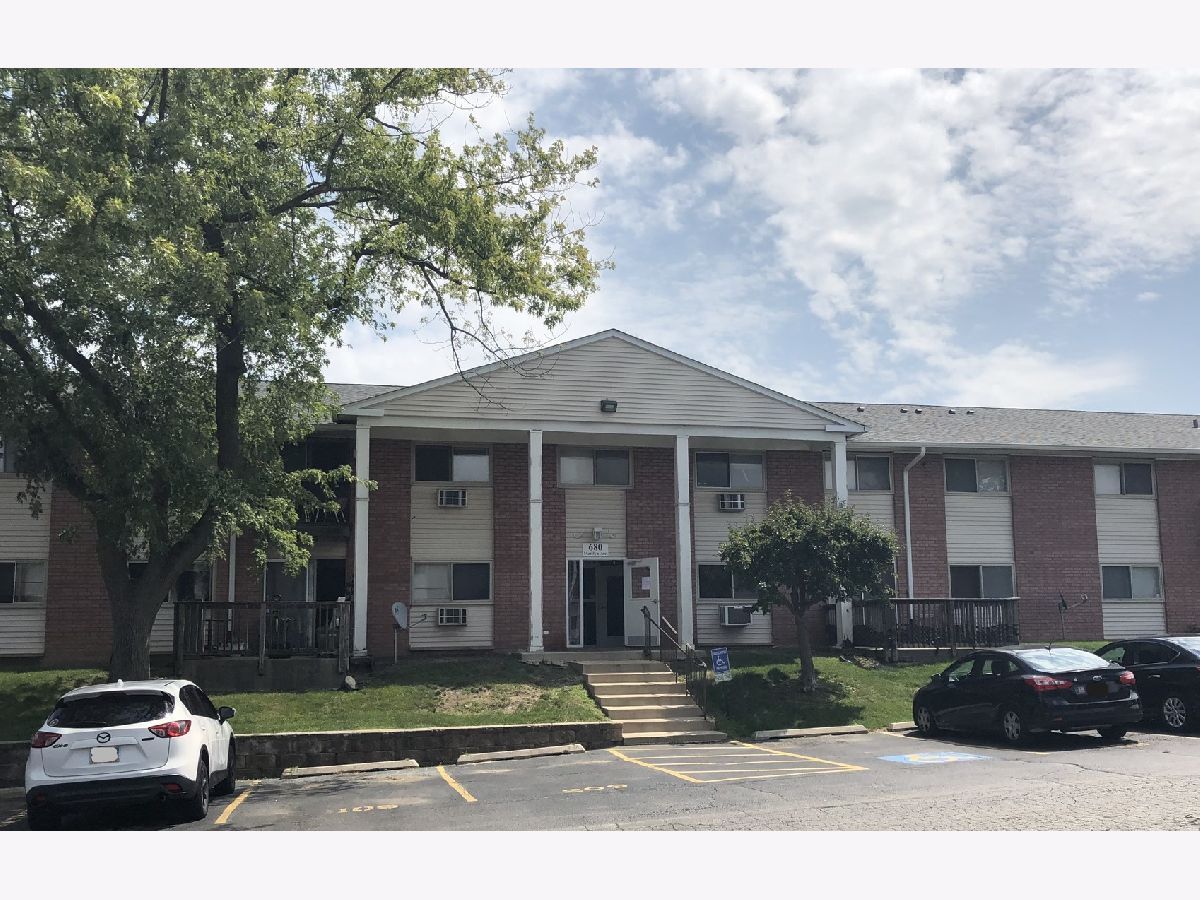 Condominiums Rented Emerald Hills Glendale Heights Illinois, 680 Marilyn
