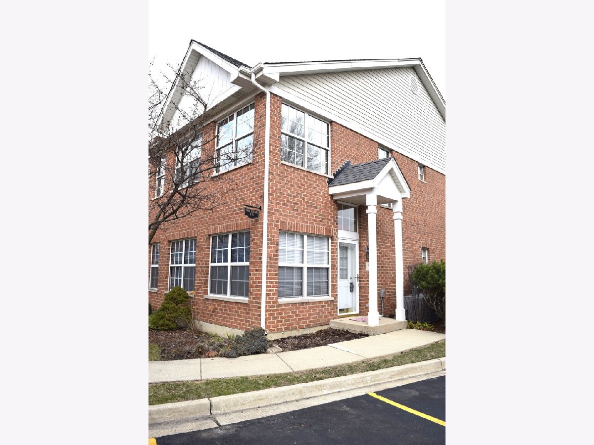 Townhomes Rented Astoria Place Elmhurst Illinois