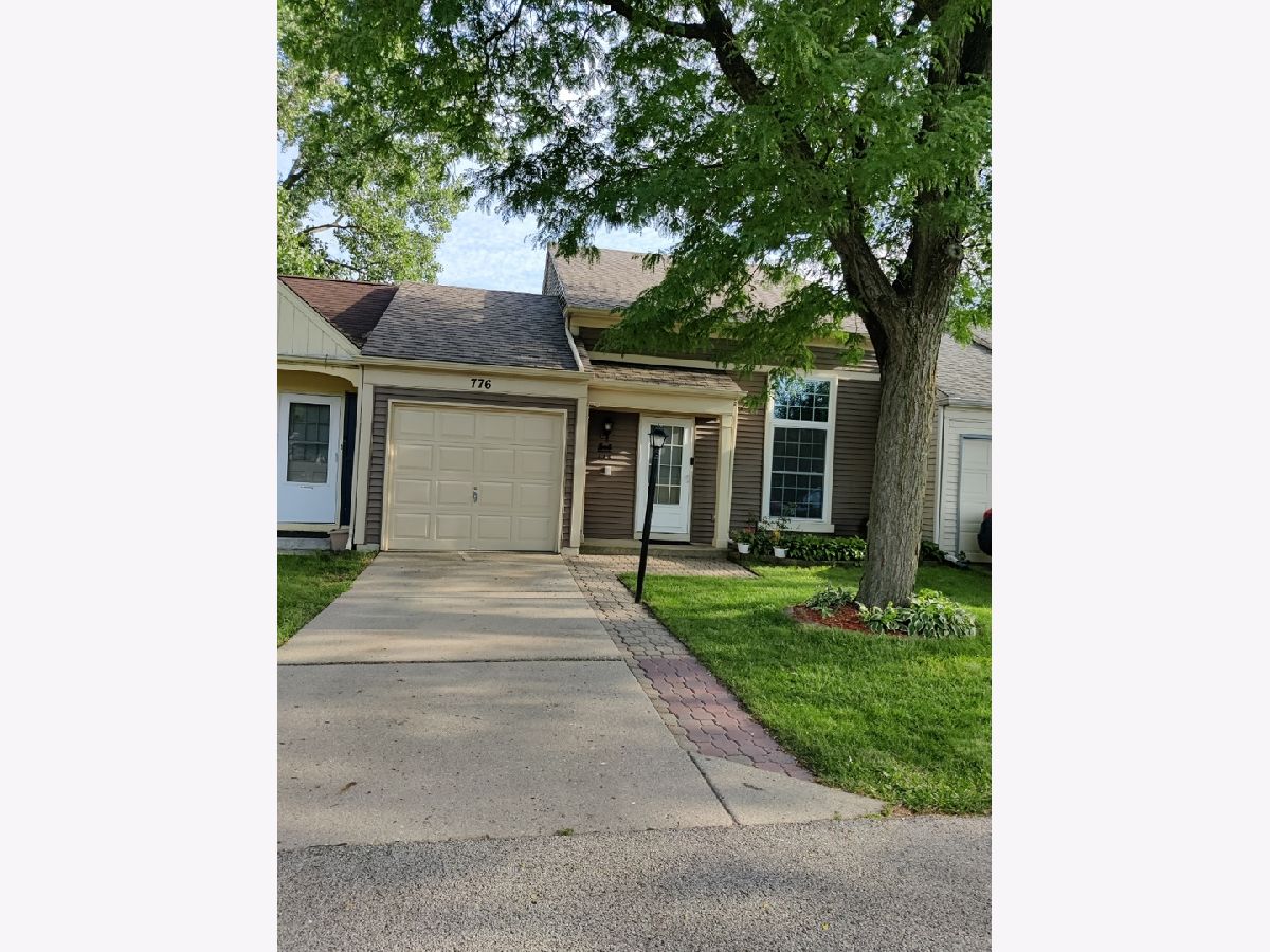 Townhomes Sold Hartford Square Hanover Park Illinois, 776 Roosevelt