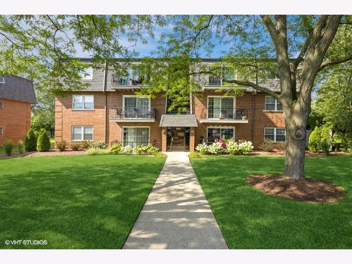 Condominiums Sold Oakwood Glen La Grange Highlands Illinois, 1110 64th