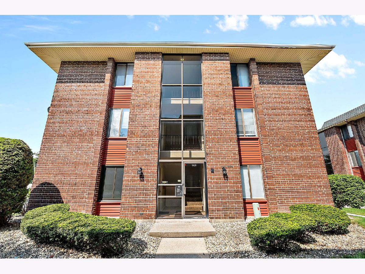 Condominiums Sold Oak Terrace Oak Forest Illinois, 15820 Terrace