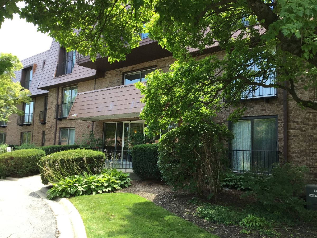 Condominiums Sold Normandy Hill Northbrook Illinois, 4000 Dundee