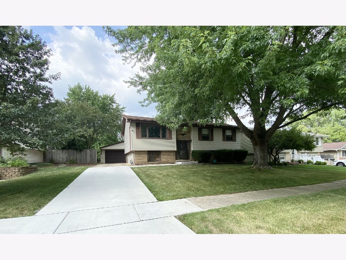 Homes Sold Country View New Lenox Illinois, 1529 Carlton