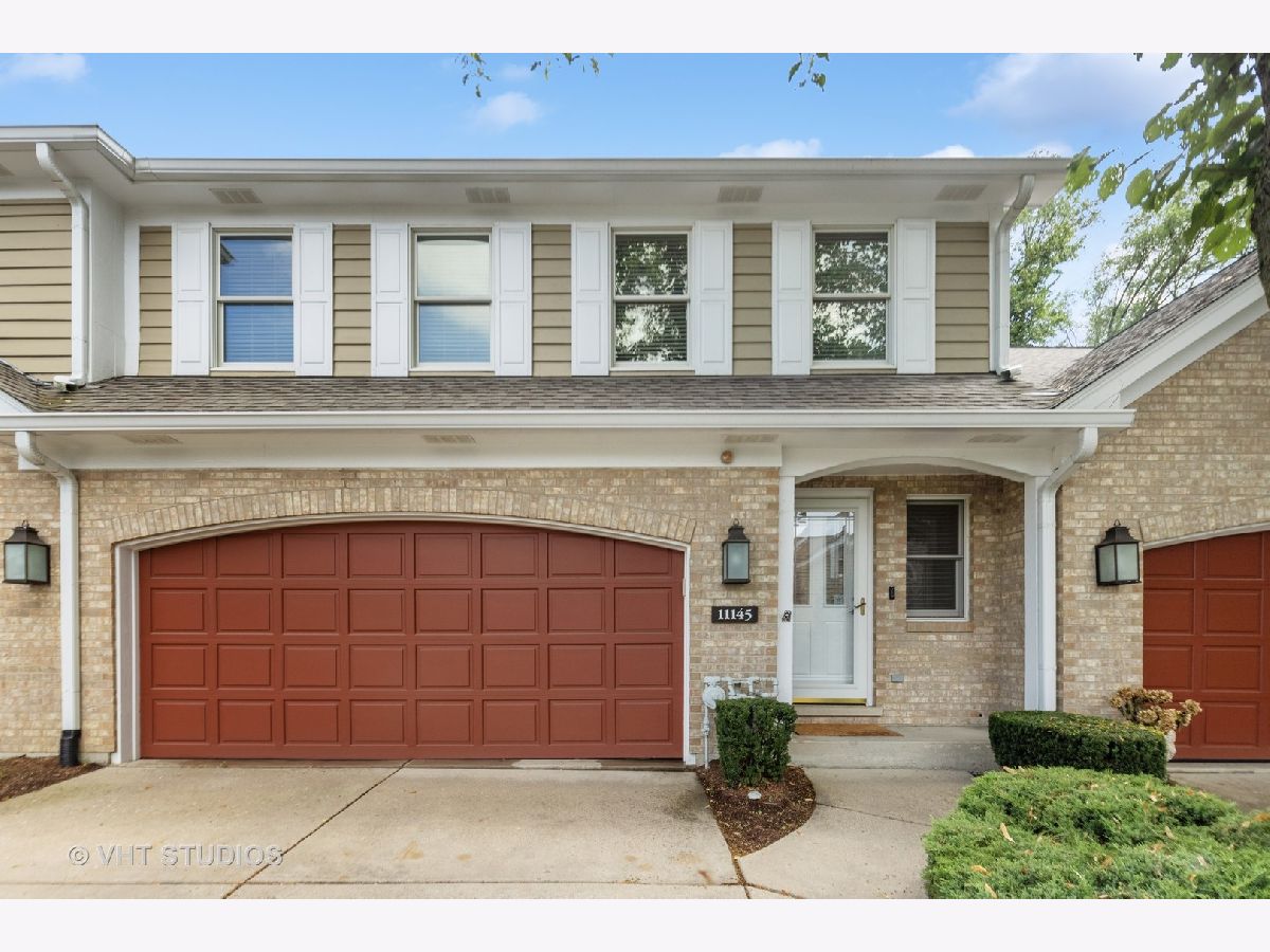 Townhomes & Homes Sold Indian Woods Indian Head Park Illinois, 11145 Indian Woods