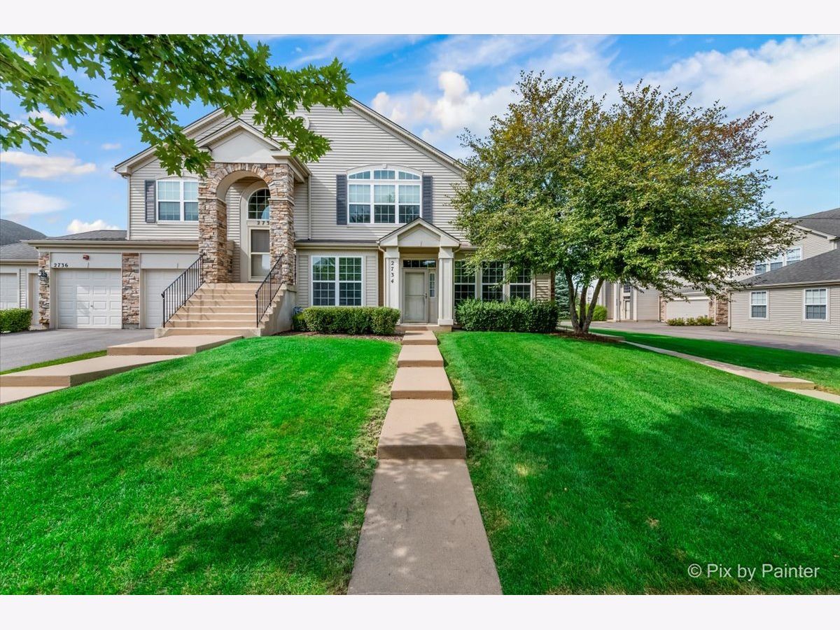 Townhomes & Homes Sold Grand Pointe Meadows West Dundee Illinois, 2734 Acorn