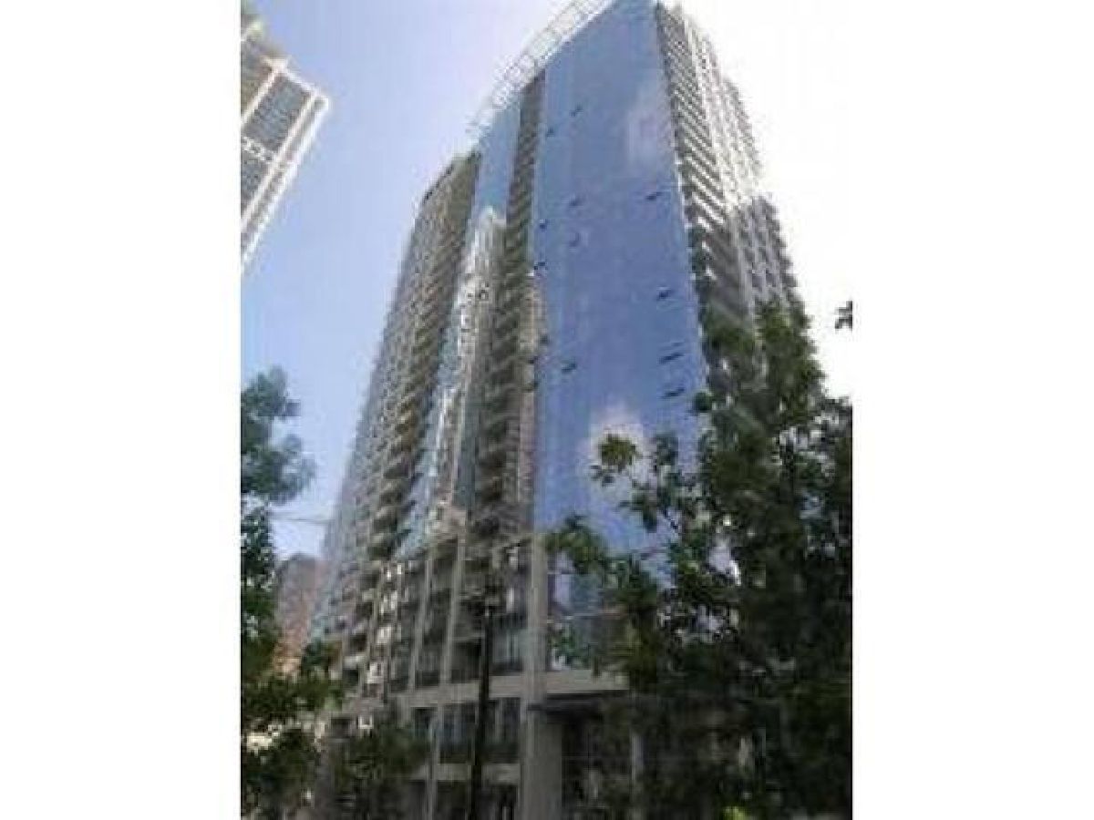 Condos & Townhomes Rented Lancaster Chicago Illinois, 201 Westshore