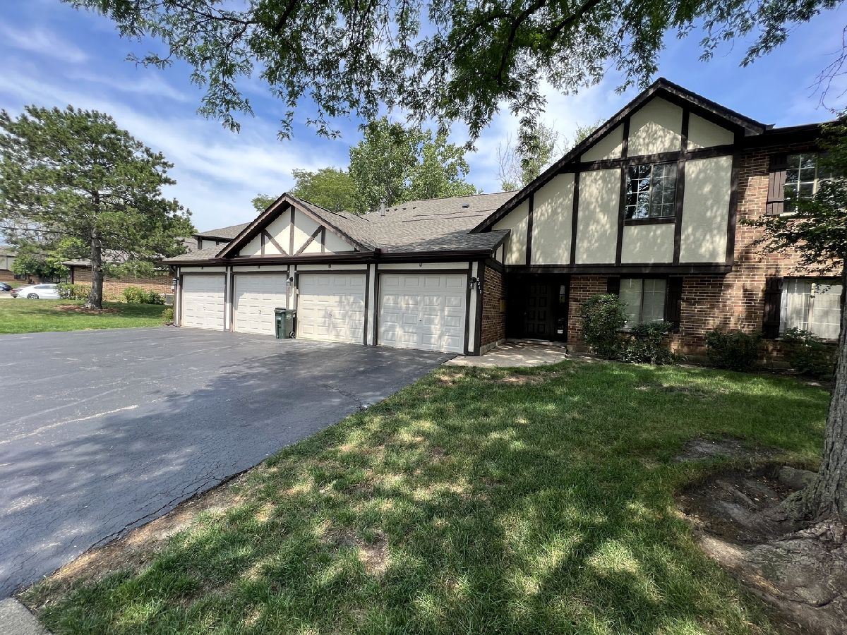 Condominiums Sold Deerpath Manor Palatine Illinois, 2249 Enlund