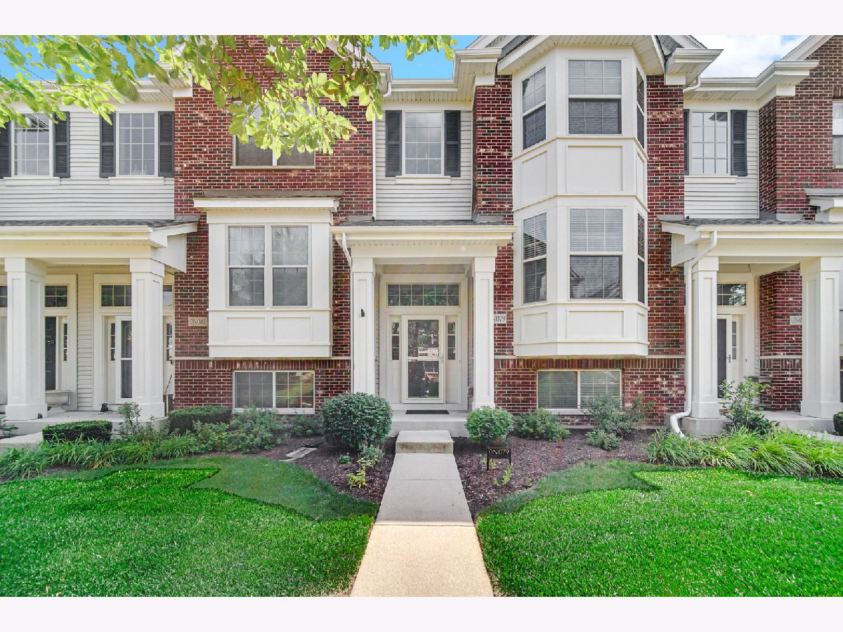 Townhomes Rented Shelburne Crossing Winfield Illinois, 0N079 Preserve