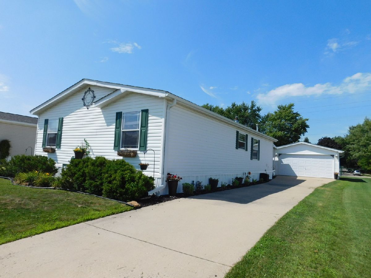 Subdivision Sold Southmoore Estates Dekalb Illinois, 1053 Daleann