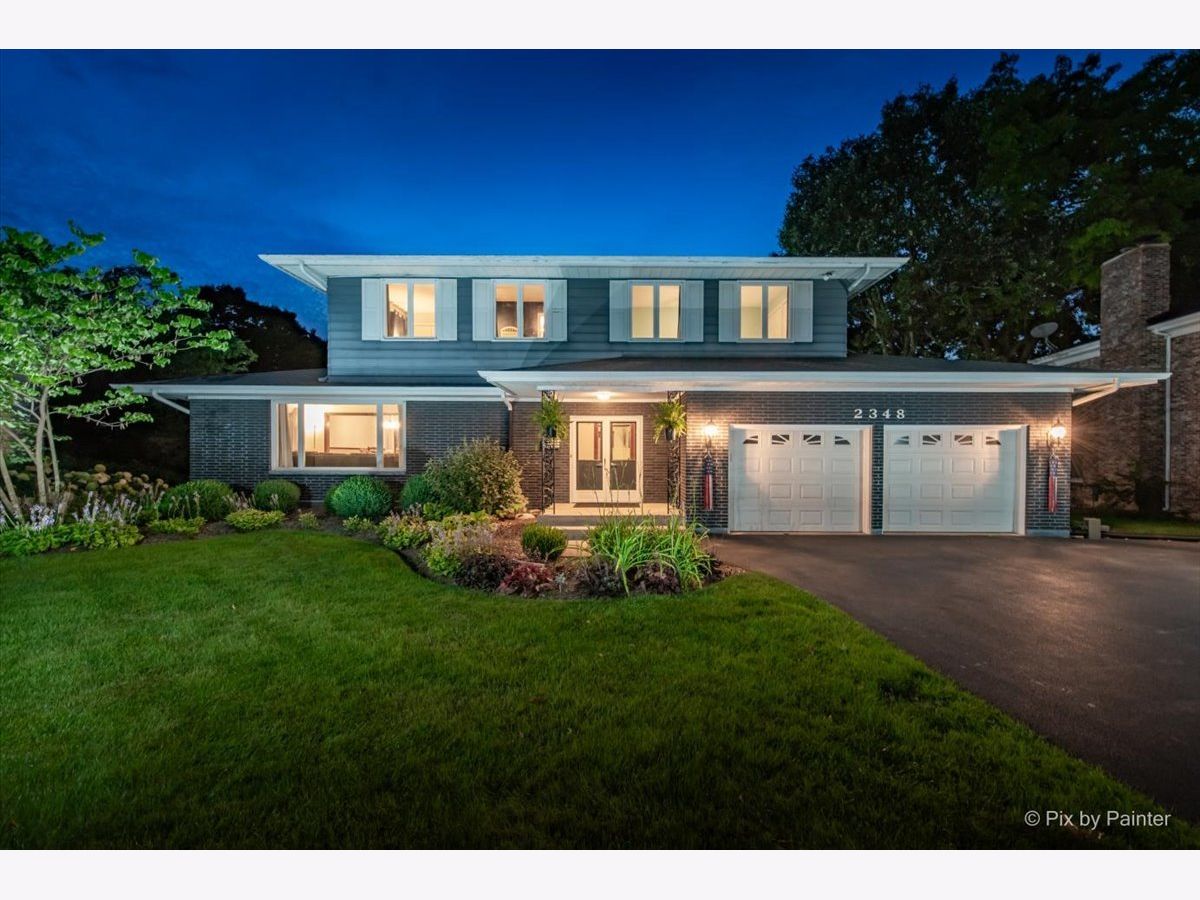 Homes & Condos & Townhomes Sold Country Knolls North Elgin Illinois, 2348 Country Knoll