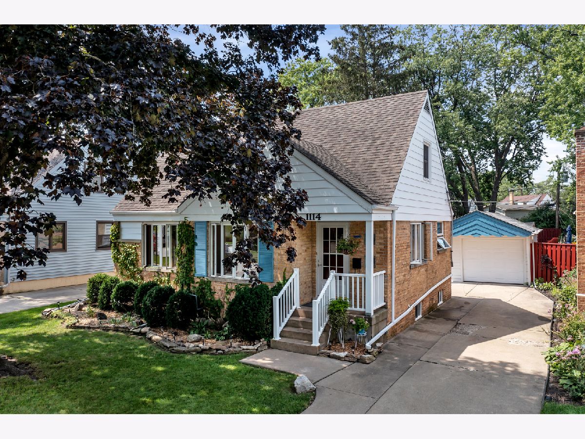Homes Sold Greens Arlington Heights Illinois, 1114 Dryden