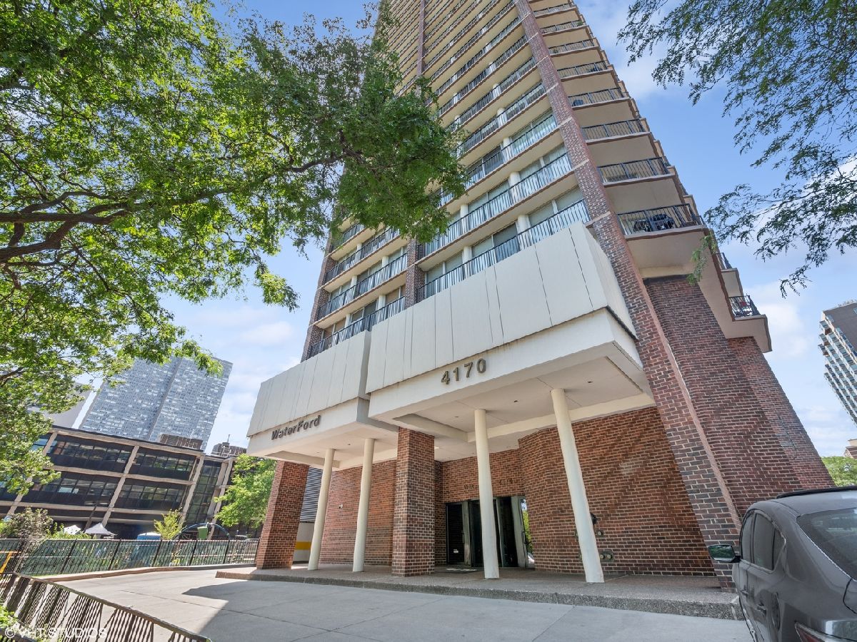 Condominiums Sold The Waterford Chicago Illinois, 4170 Marine