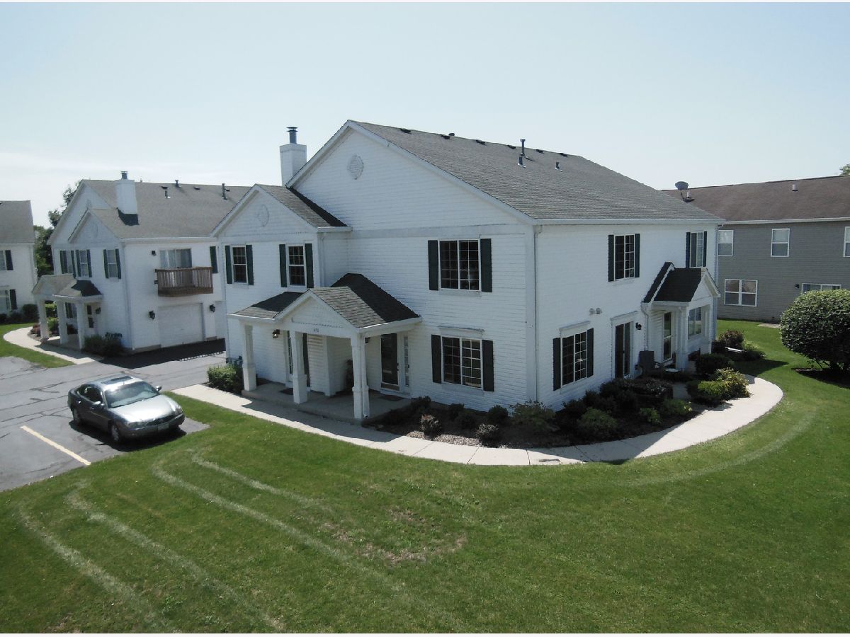 Homes & Townhomes & Condos Rented Heartland Meadows South Elgin Illinois, 690 Fieldcrest