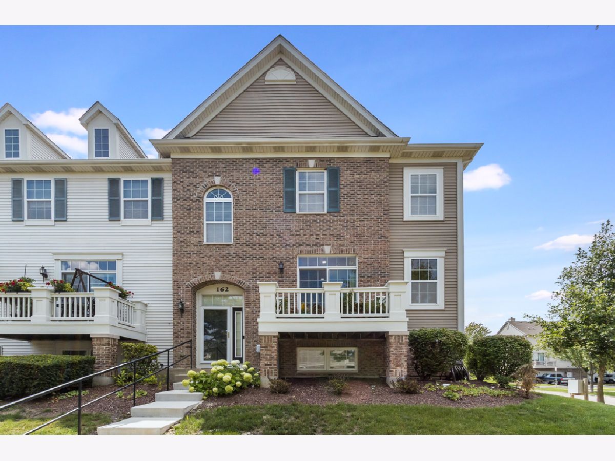Townhomes & Condos Sold Fountains At Town Center Carol Stream Illinois, 162 Goldenhill