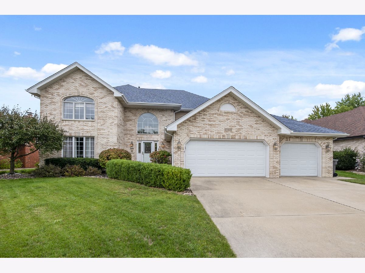 Homes & Townhomes Sold Mission Hills Orland Park Illinois, 17543 Capistrano