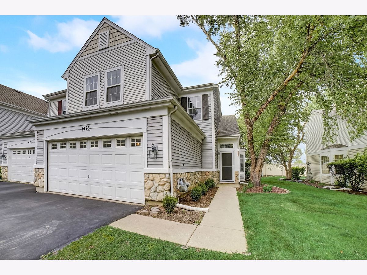 Townhomes & Homes Sold Pinebrook Bolingbrook Illinois, 1426 White Pine