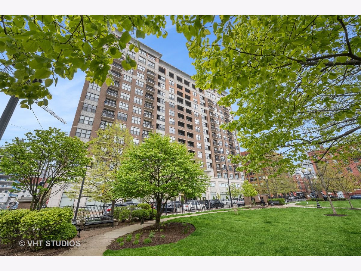 Condominiums Sold Parc Chestnut Chicago Illinois, 849 Franklin