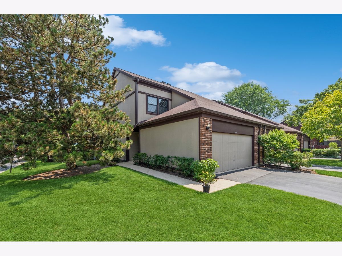 Townhomes Sold Shadowbend Wheeling Illinois, 305 Linden