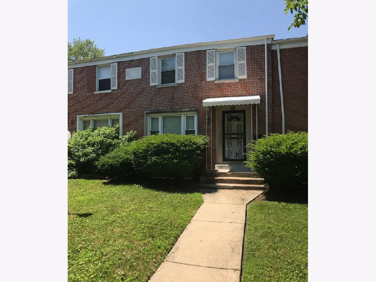 Homes & Condos & Townhomes Sold Van Vlissingen Heights Chicago Illinois, 9626 Euclid