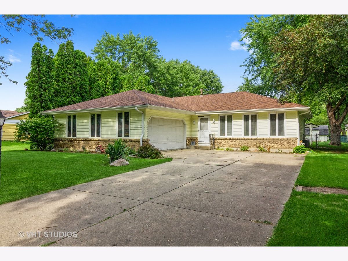 Homes & Condos & Townhomes Sold Countryside Yorkville Illinois, 302 Center