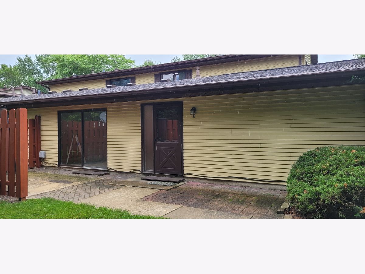 Condominiums Sold Farnswood Aurora Illinois, 1570 Avati