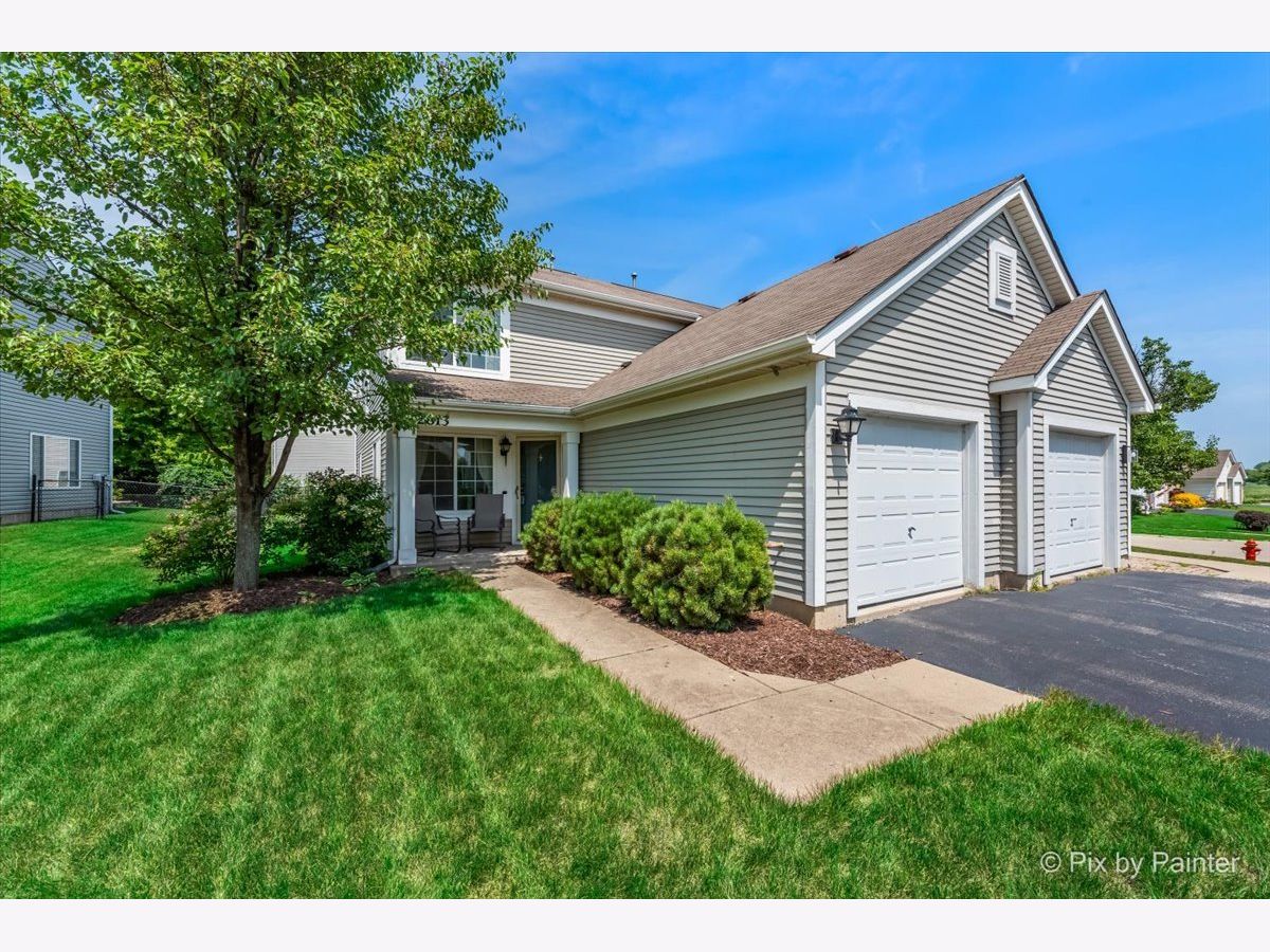 Townhomes Sold Impressions Lake In The Hills Illinois, 2813 Impressions
