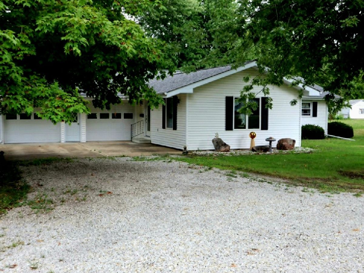  Sold Oakland Illinois, 409 Hazel