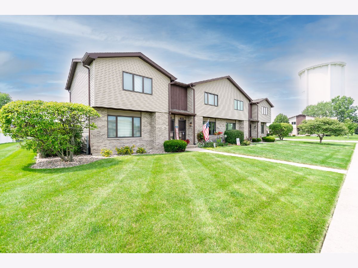 Condos & Townhomes & Homes Sold Windemere East New Lenox Illinois, 729 Sojourn