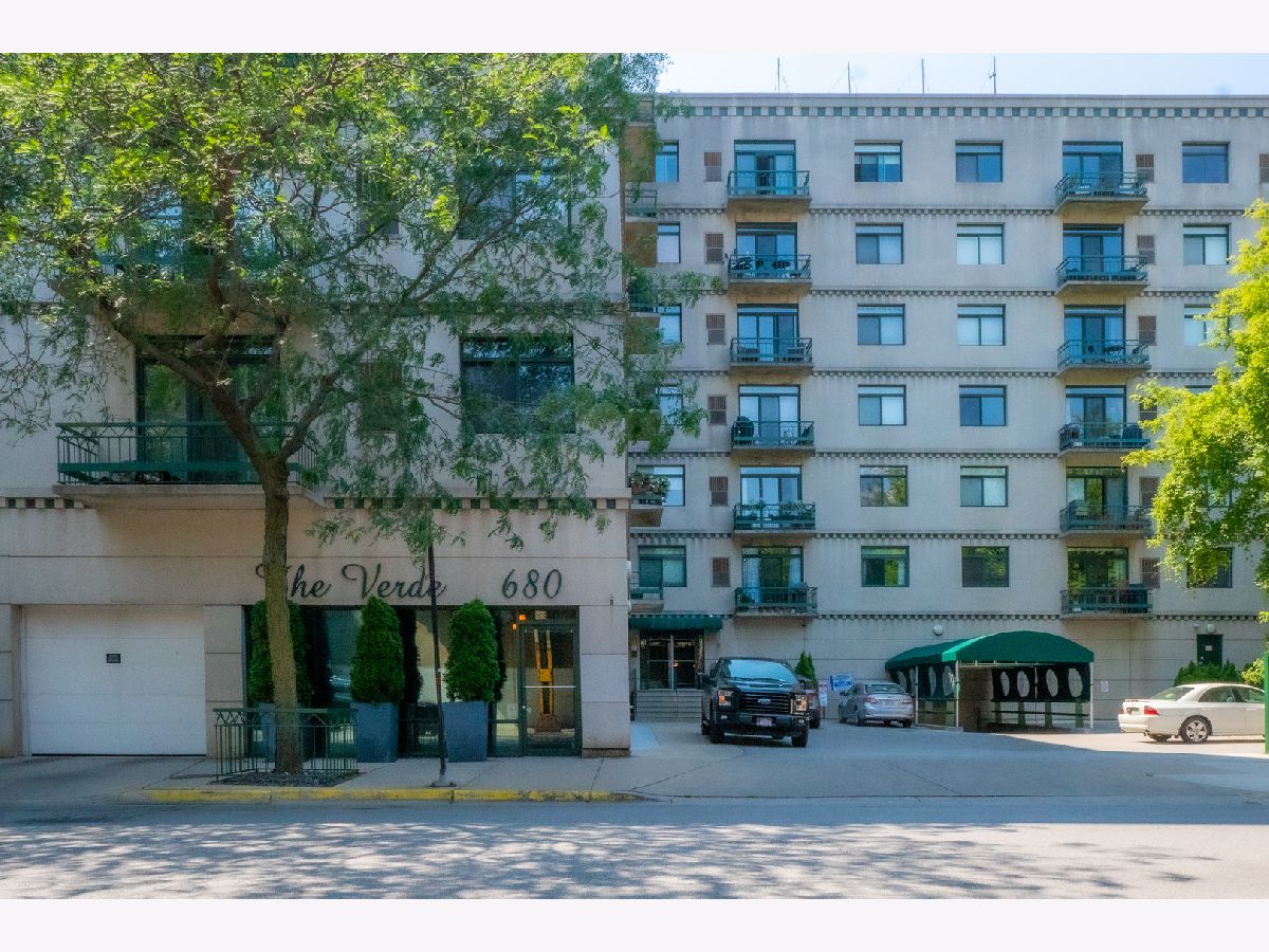 Condominiums Rented The Verde Chicago Illinois, 680 Green