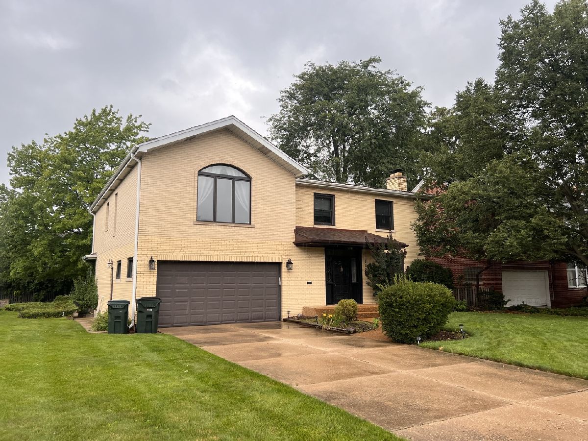 Homes Rented Lincolnwood Towers Lincolnwood Illinois, 6722 Nokomis