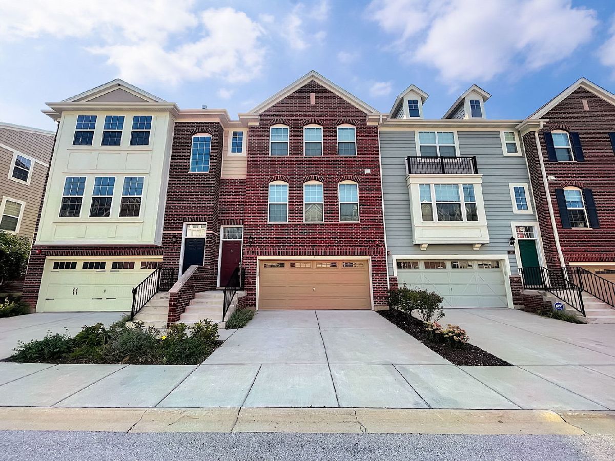 Townhomes & Homes Sold Pleasant Square Schaumburg Illinois, 46 Marcel