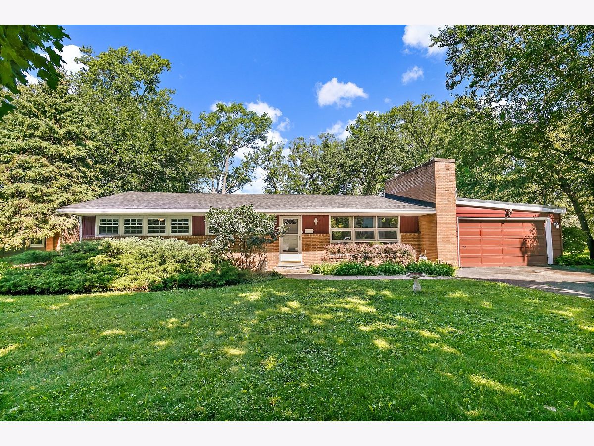 Homes Sold Lake Acres Crystal Lake Illinois, 560 Woodland