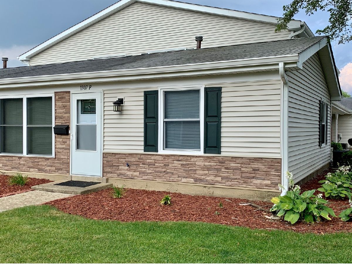Townhomes & Homes Rented Hanover Square Hanover Park Illinois, 1307 Kingsbury