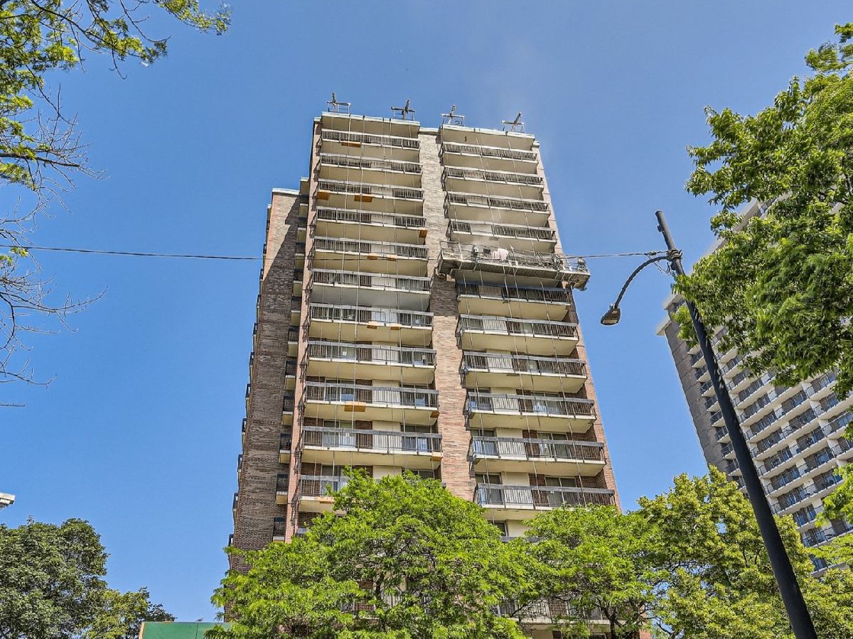 Condominiums Sold Thorndale Beach North Chicago Illinois, 5901 Sheridan