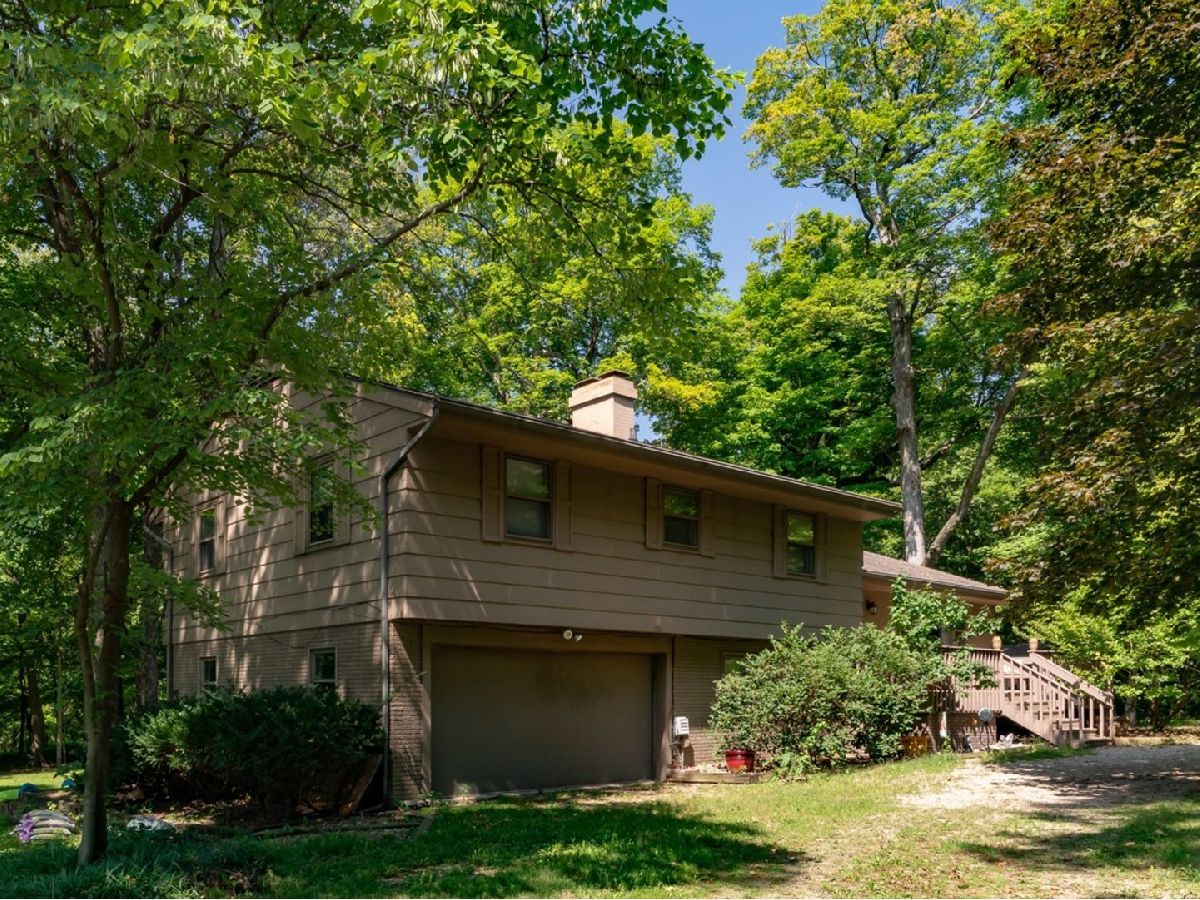 Homes Sold Rustic Acres Bloomington Illinois, 14060 Rhodes