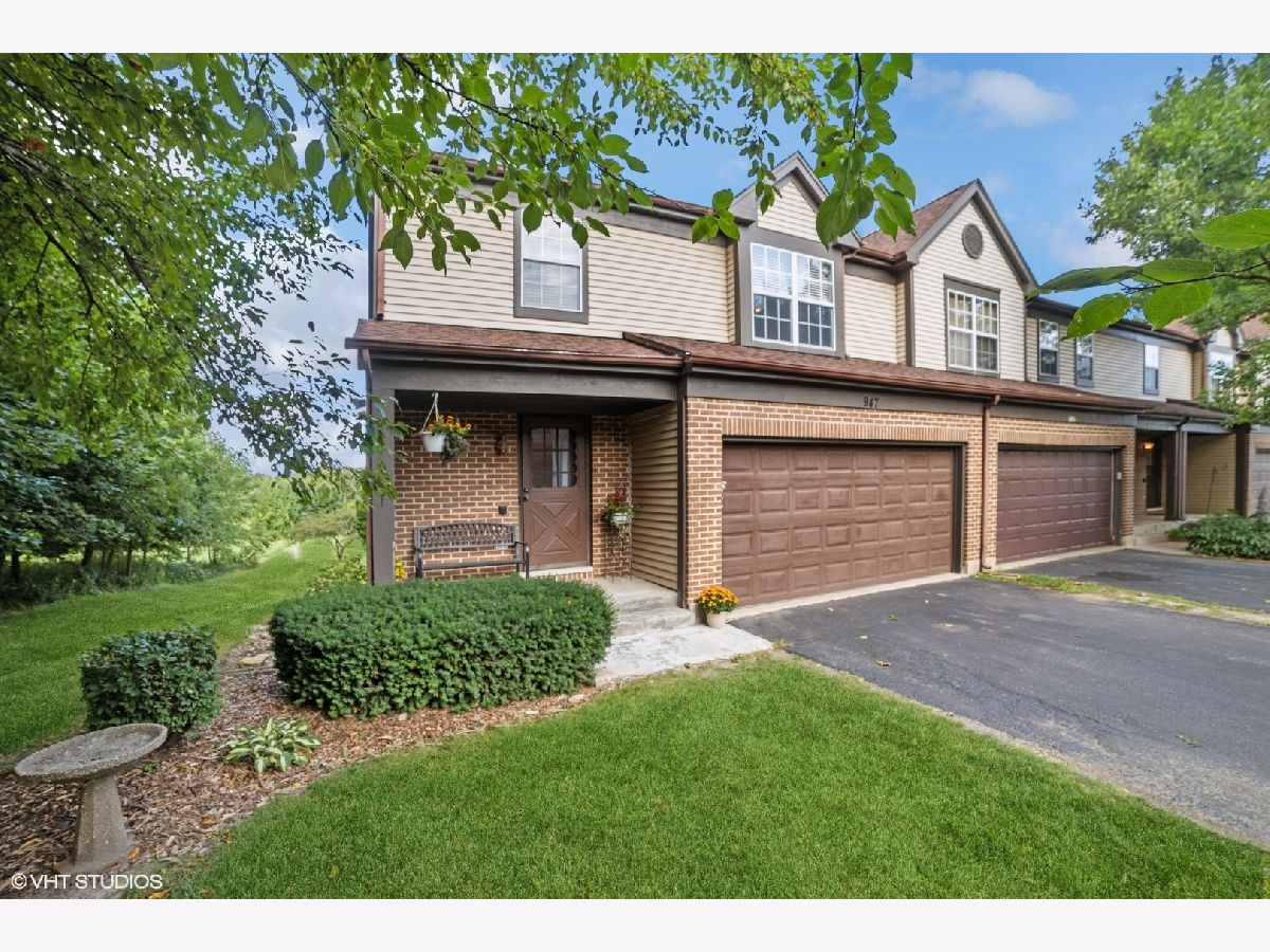 Townhomes & Homes Sold Old Oak Terrace Algonquin Illinois, 947 Old Oak