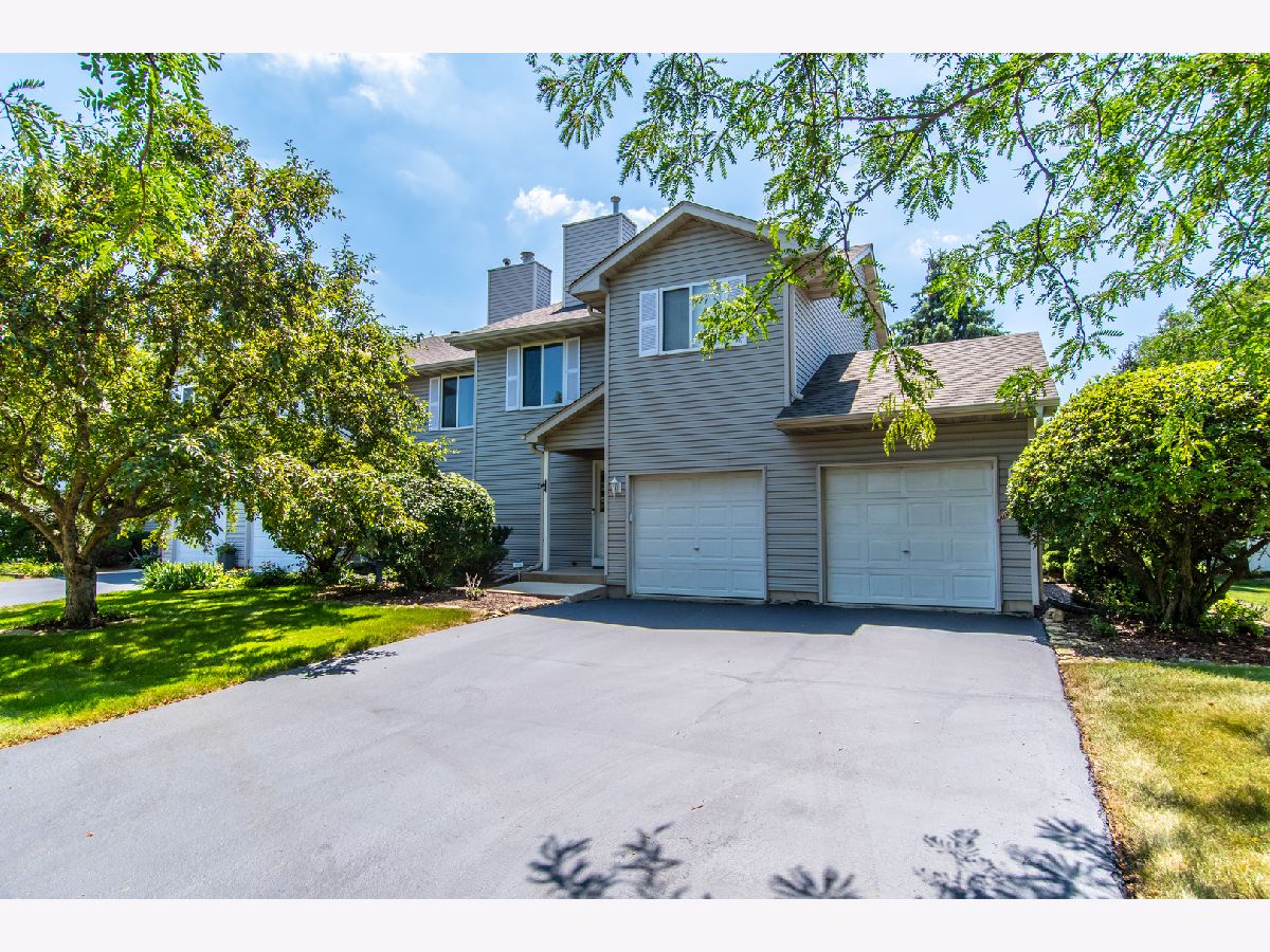 Townhomes Sold Deer Run Estates Joliet Illinois, 4224 Fawn