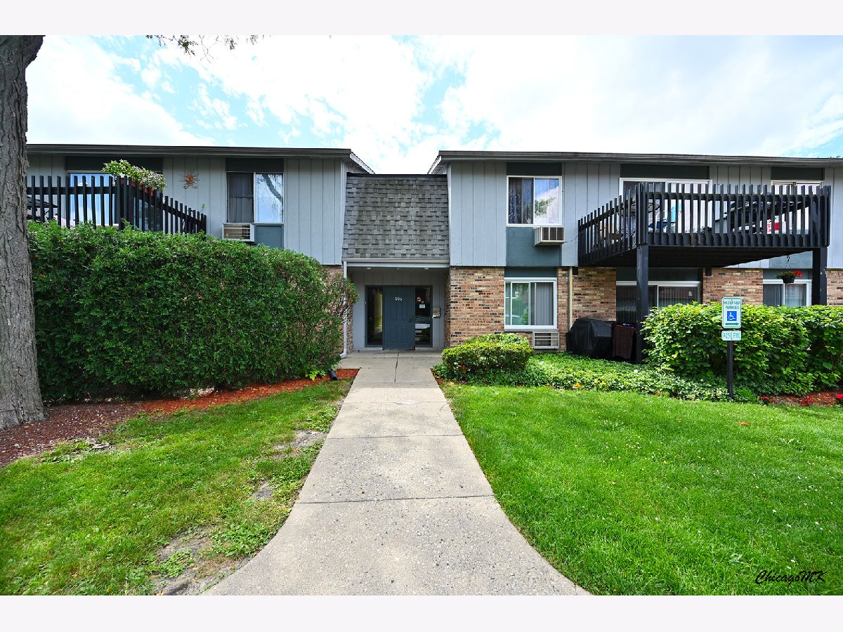 Condominiums Sold Willow Woods Prospect Heights Illinois, 906 Old Willow