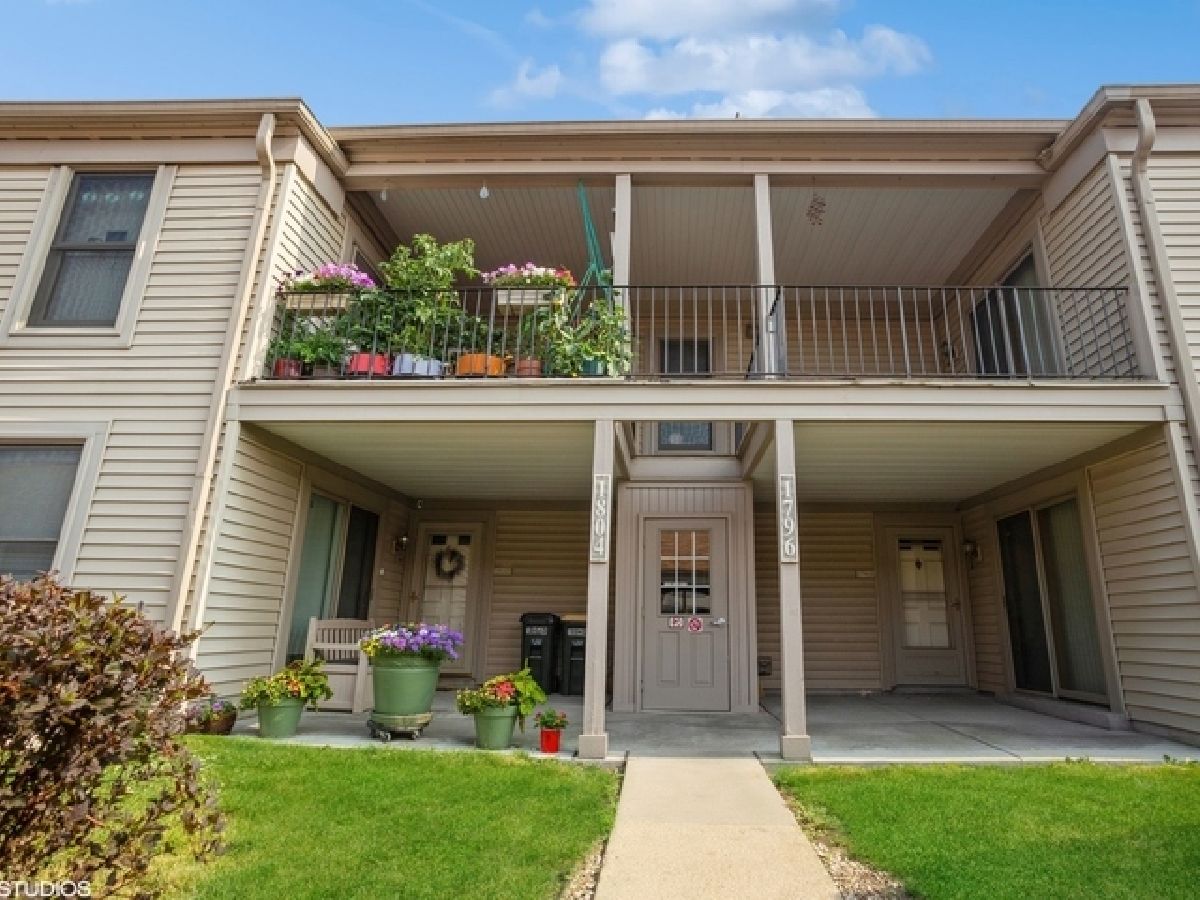 Townhomes & Condos Rented Hilldale Hoffman Estates Illinois, 1796 Fayette Walk