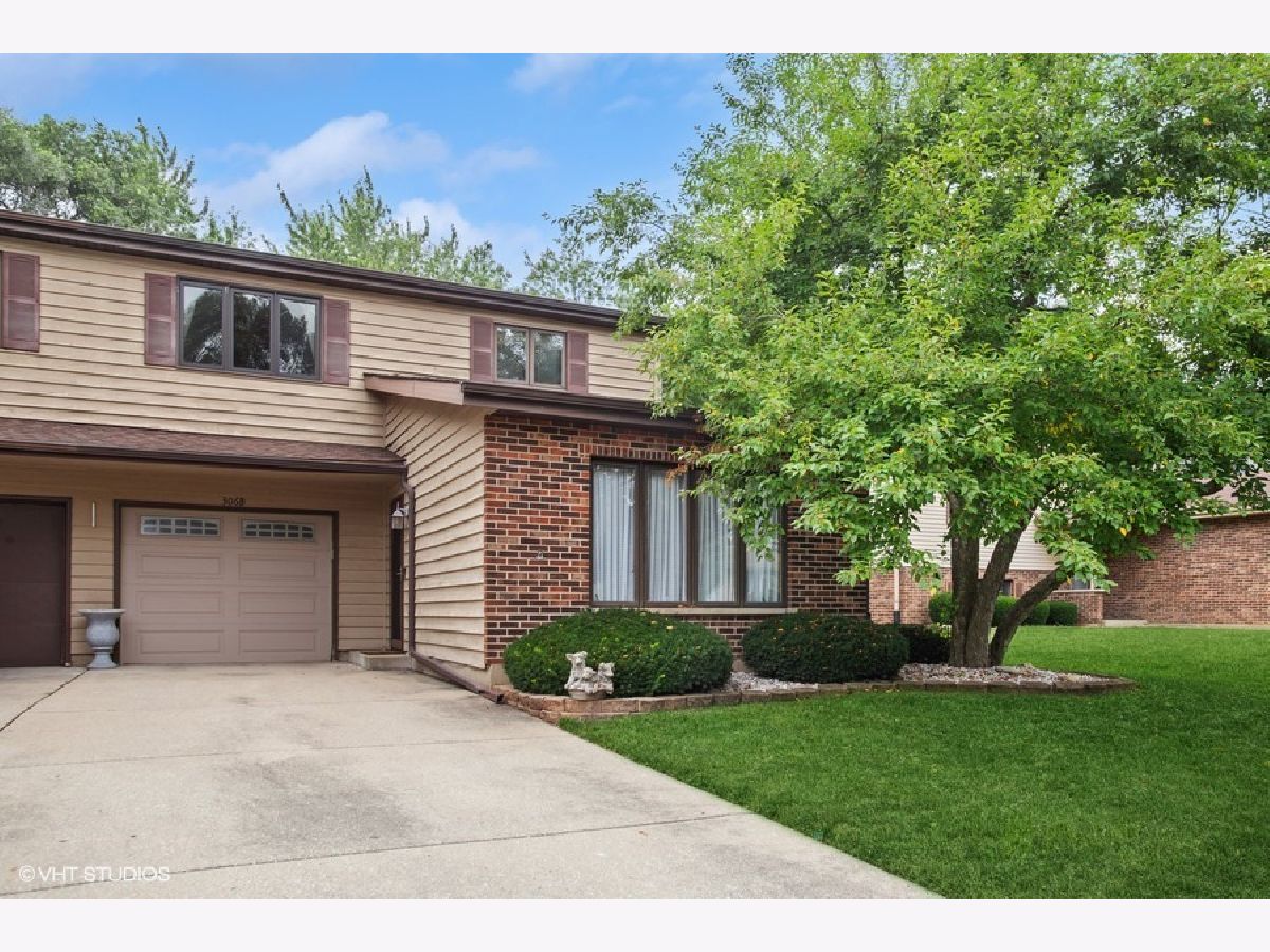 Townhomes & Homes Sold Brookdale Estates Bloomingdale Illinois, 306 B Brookdale